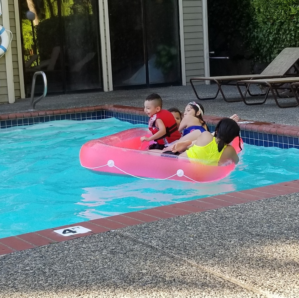 Inflatable bed - Picture 2 of 2